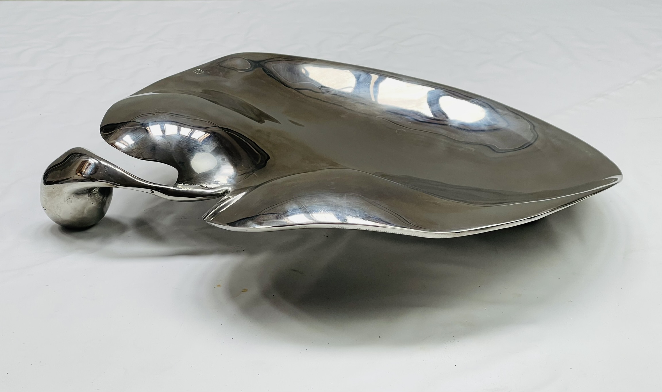 List hojnosti, designový tác z nerezavějící oceli, Jiří Frič